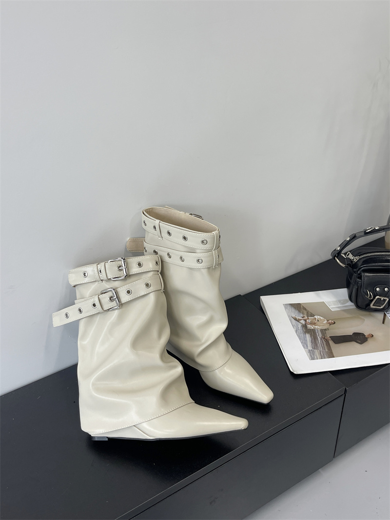 American Style Edgy Belt Buckle Tube Boots for Women 2026 Early Autumn New Design Short Western Boots
