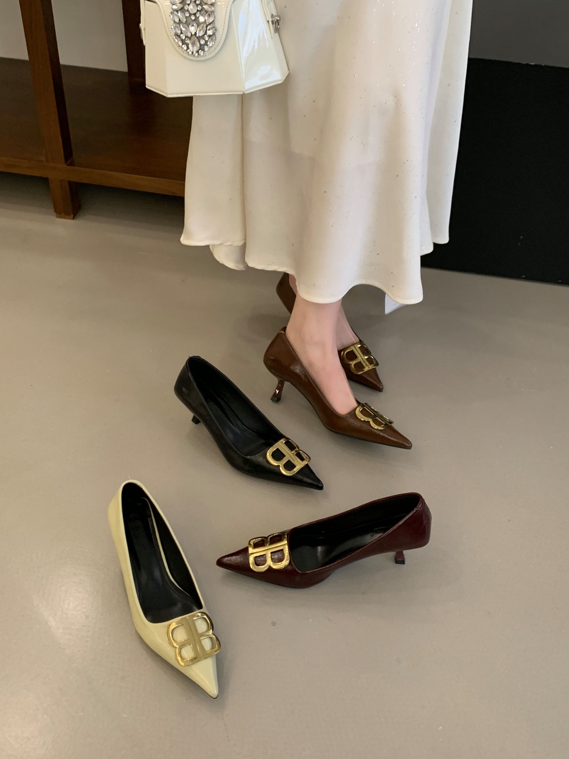 Designer Metal Buckle Pointed Toe Low Heel Shoes for Women 2026 Spring Elegant Versatile High Heel Office Shoes