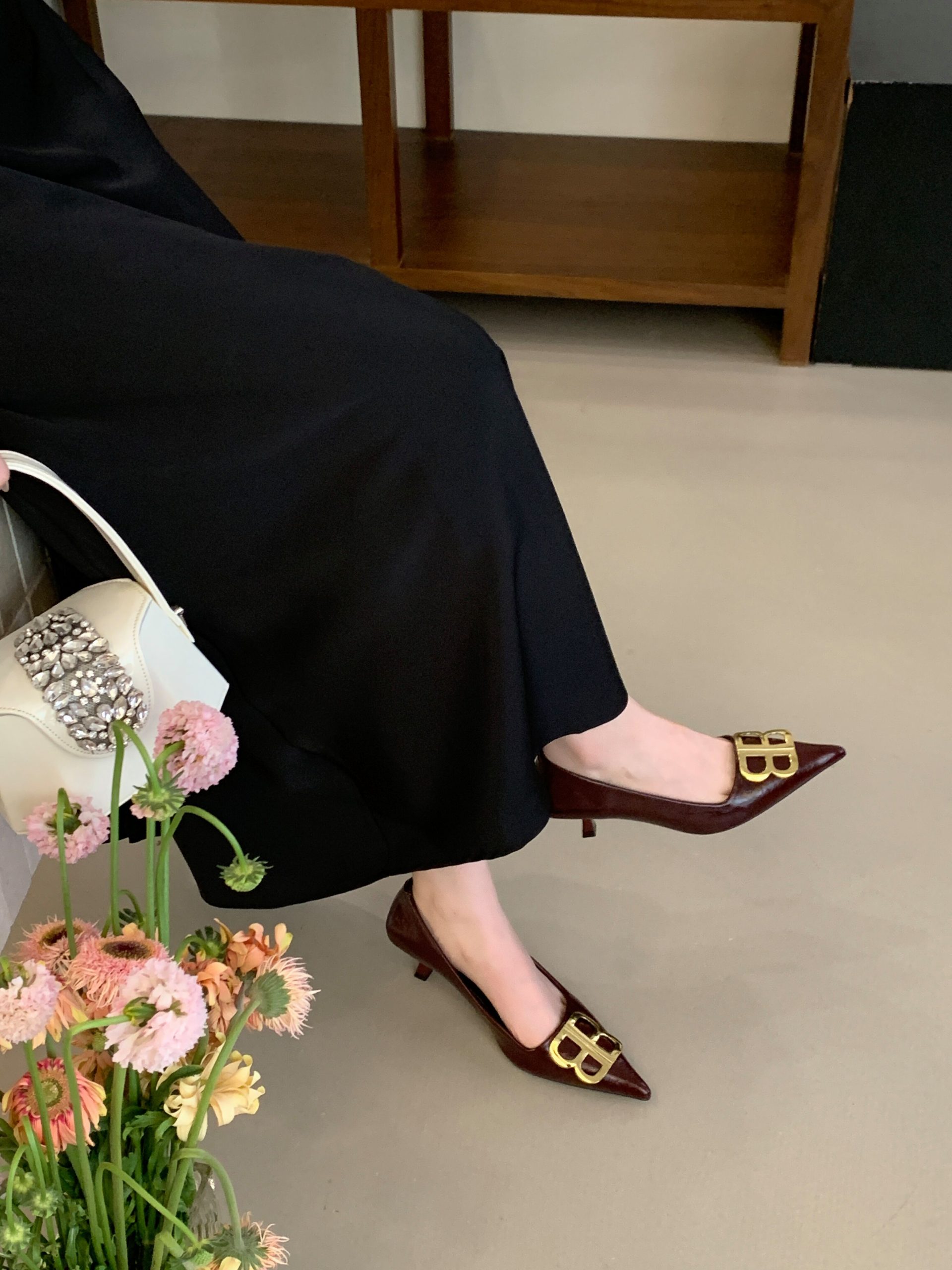 Designer Metal Buckle Pointed Toe Low Heel Shoes for Women 2026 Spring Elegant Versatile High Heel Office Shoes - Image 2