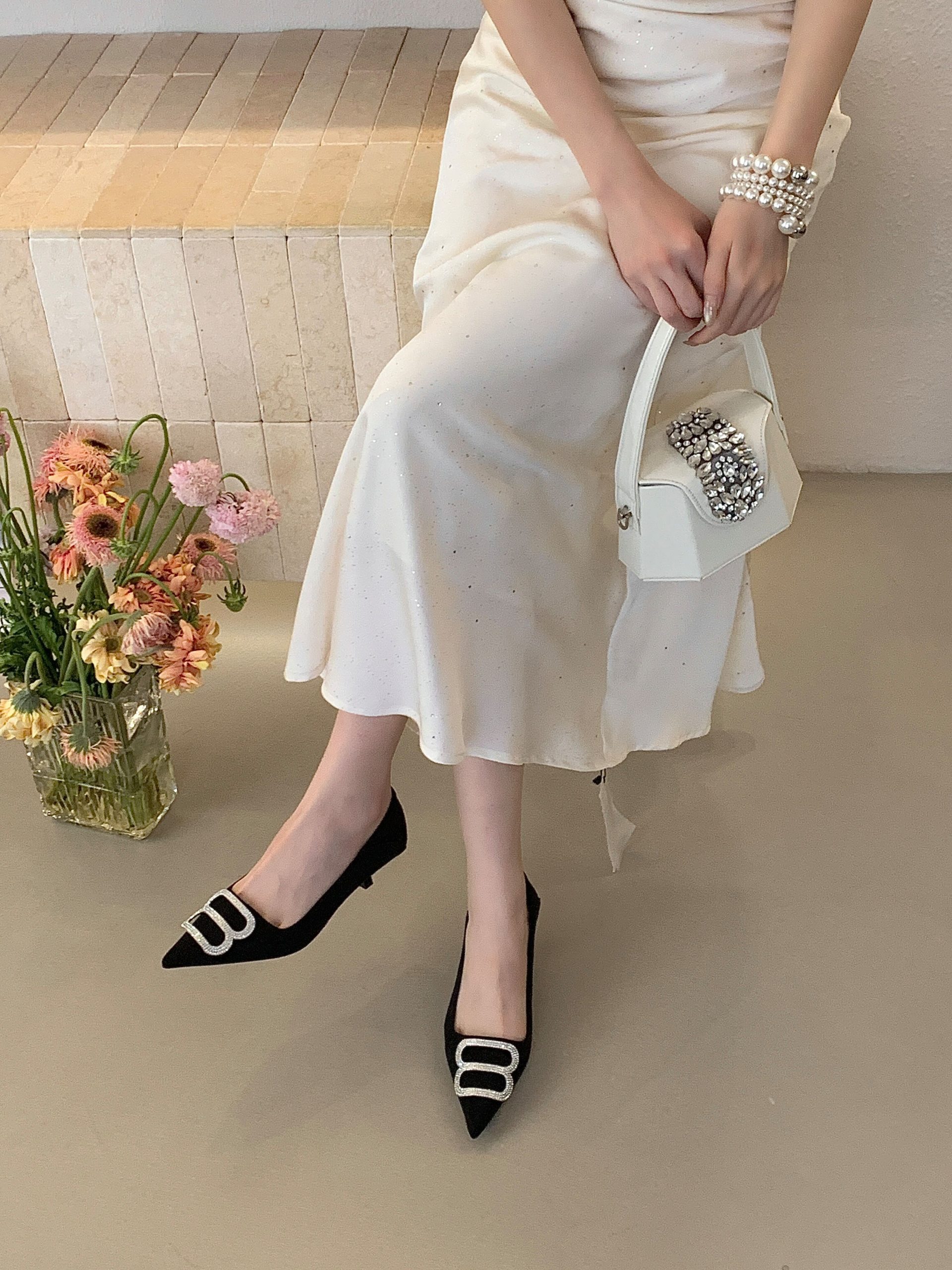 French Rhinestone Buckle Pointed Toe Suede 3CM High Heels 2026 Spring New Style Elegant Thin Heel Women's Shoes - Image 2