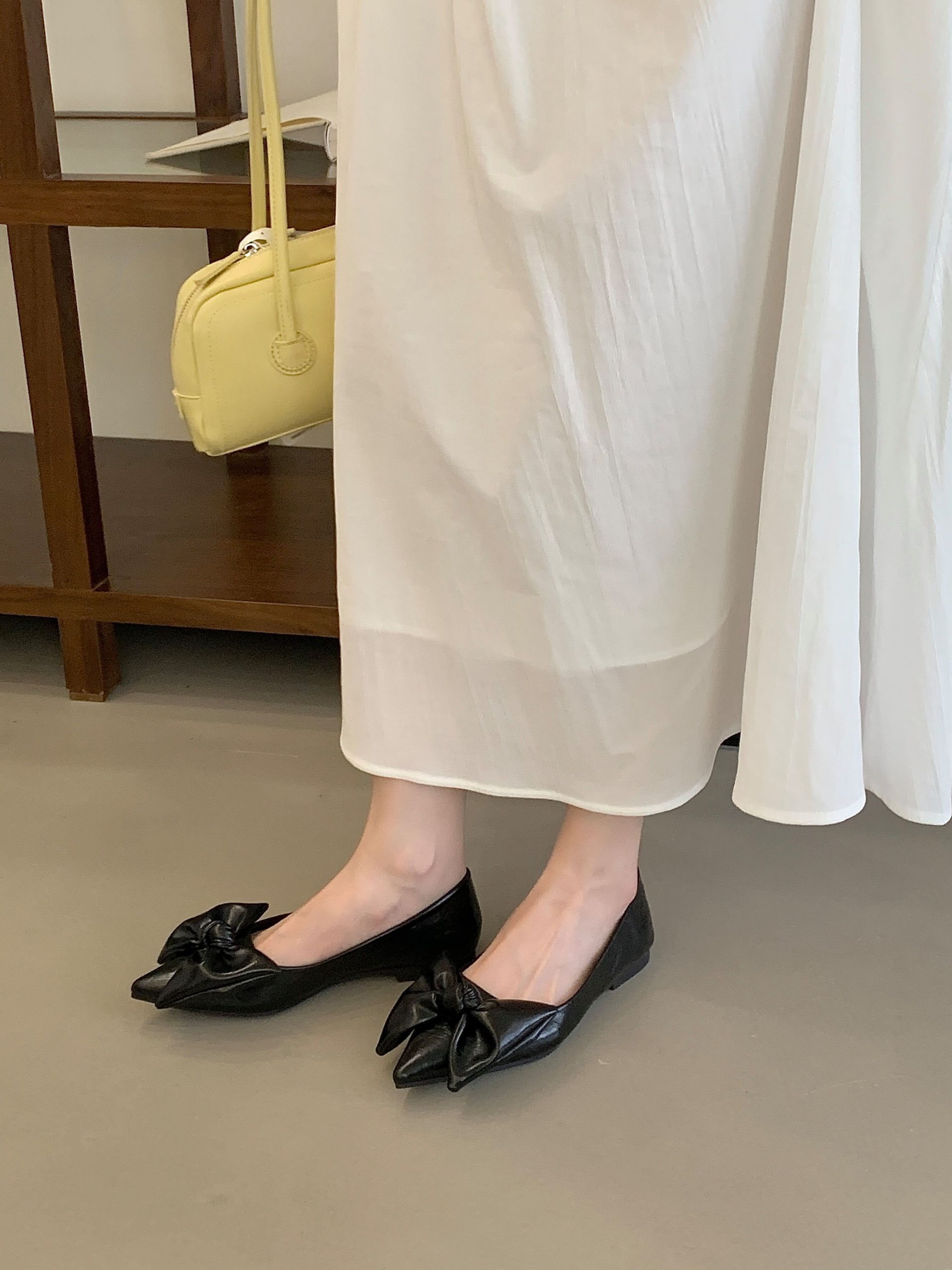 French Style Bow Pointed Toe Flat Shoes for Women 2026 Spring New Low Heel Office Commuter Shoes - Image 2