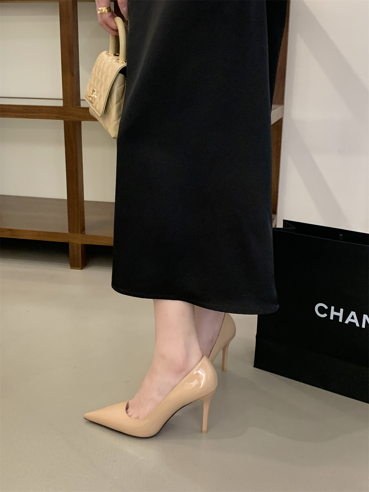 Red Sole High Heel Shoes Women New 2026 Pointed Toe Design Niche Internet Celebrity Black Thin Heel Single Shoes Autumn - Image 2