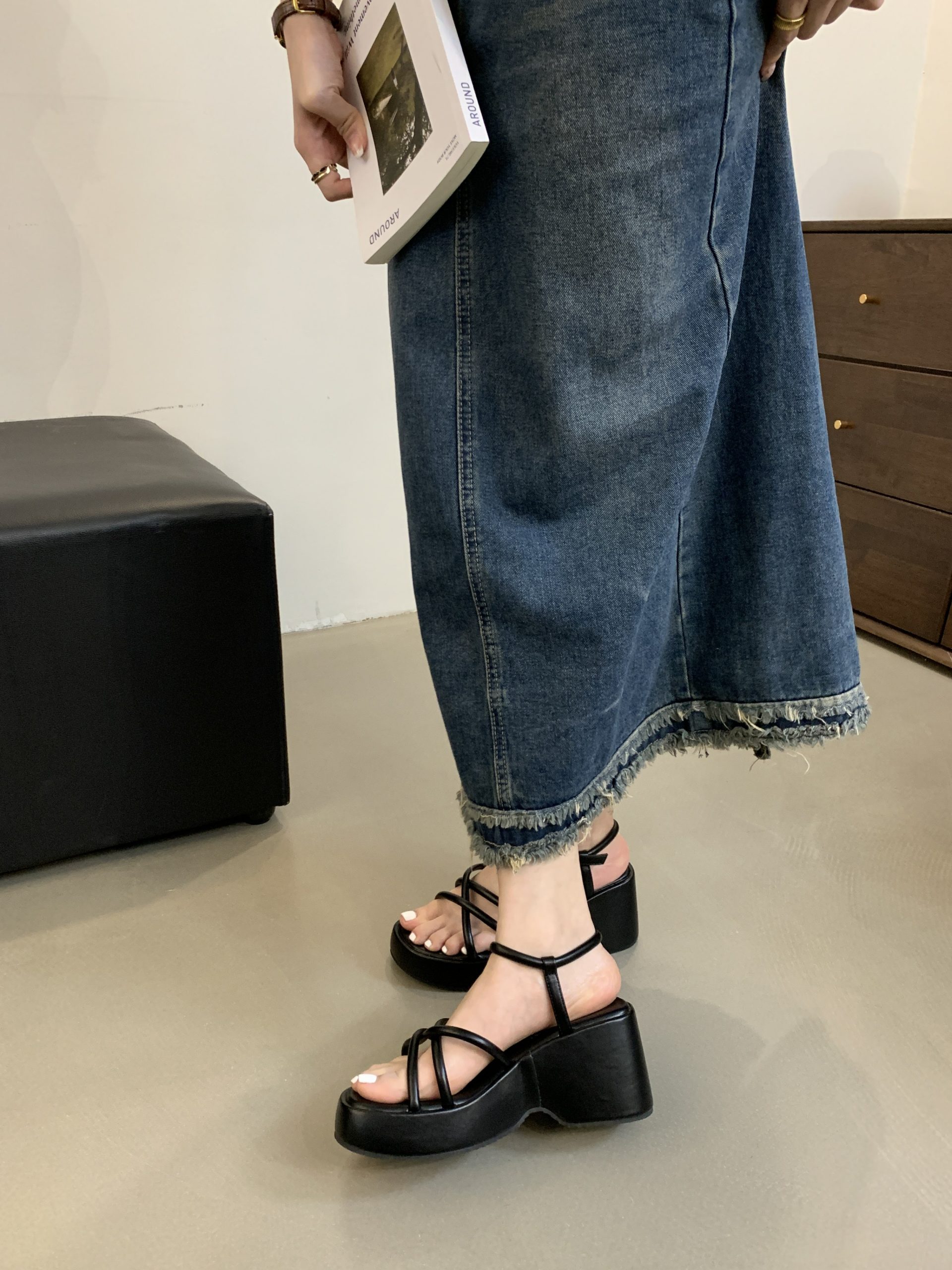 Retro Wedge Sandals for Women Summer 2024 New Style Fairy Wind Thick Sole Vacation Beach Roman Sandals - Image 4