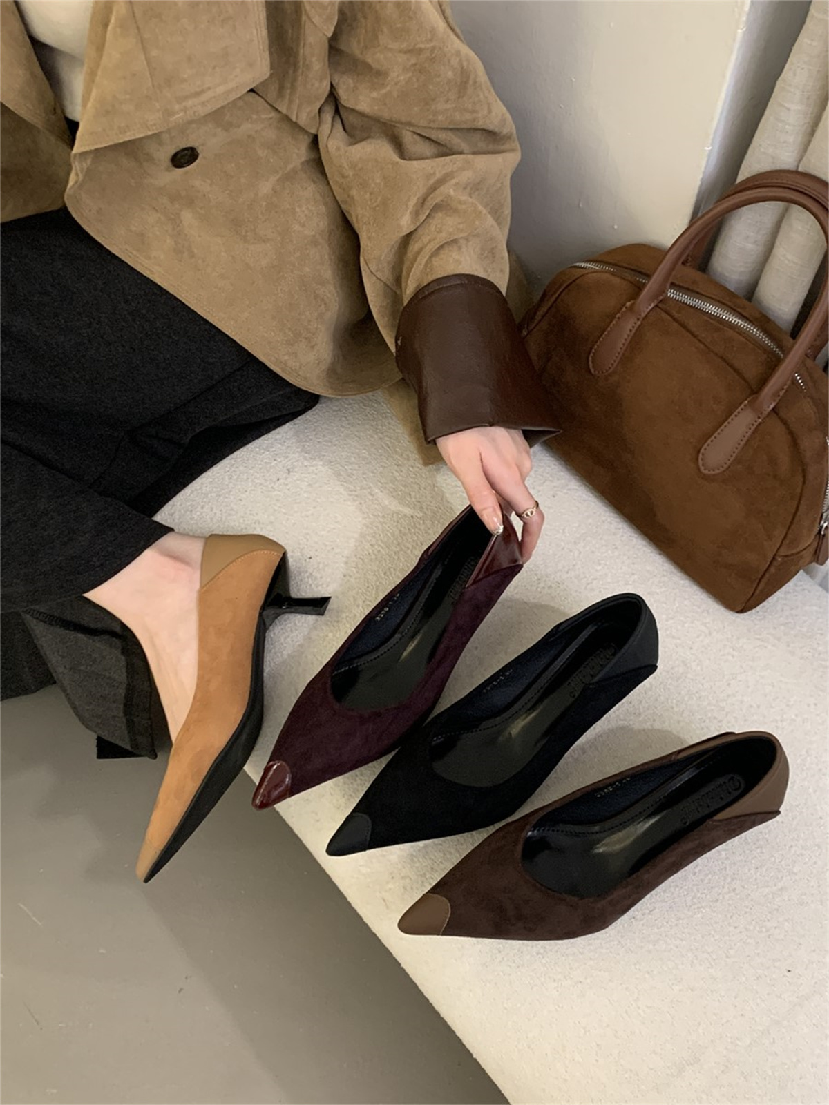 Vintage Style Elegant Sparkly Pointed Toe High Heel Shoes for Women New Autumn 2025 Thin Heel Low Top