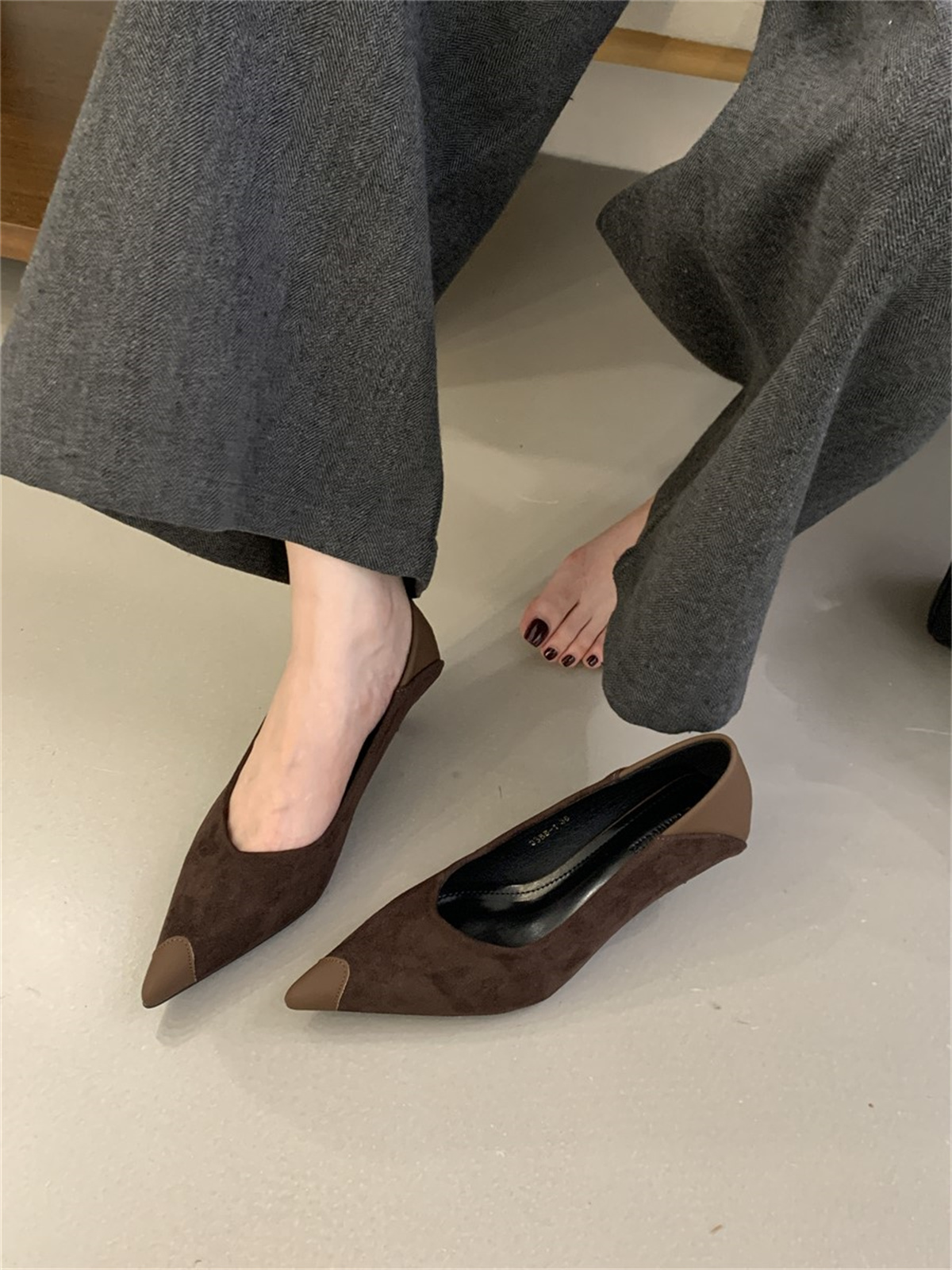 Vintage Style Elegant Sparkly Pointed Toe High Heel Shoes for Women New Autumn 2025 Thin Heel Low Top - Image 2
